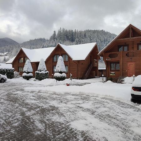 Mini Hotel Zakrut Tatariv Exteriör bild