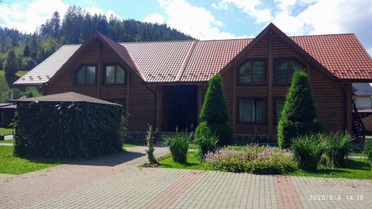 Mini Hotel Zakrut Tatariv Exteriör bild