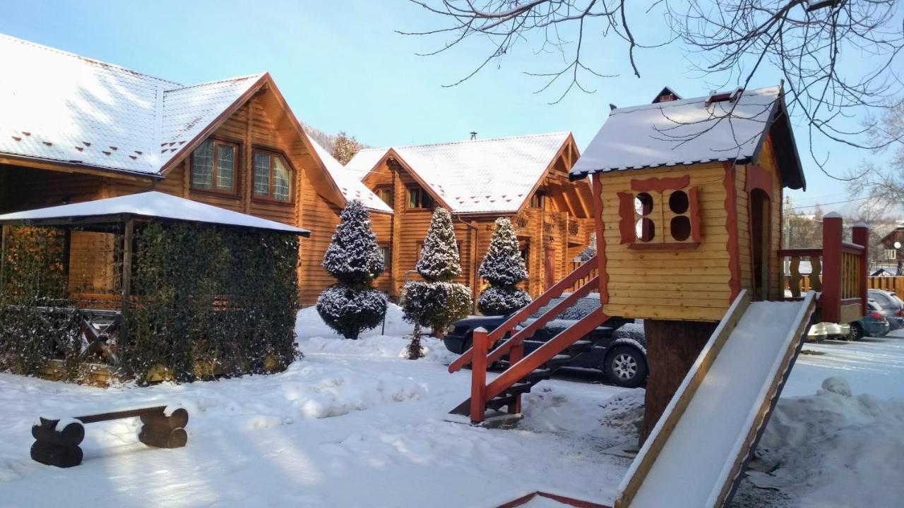 Mini Hotel Zakrut Tatariv Exteriör bild