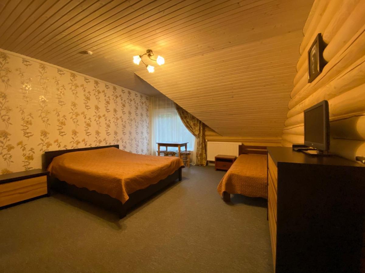Mini Hotel Zakrut Tatariv Exteriör bild