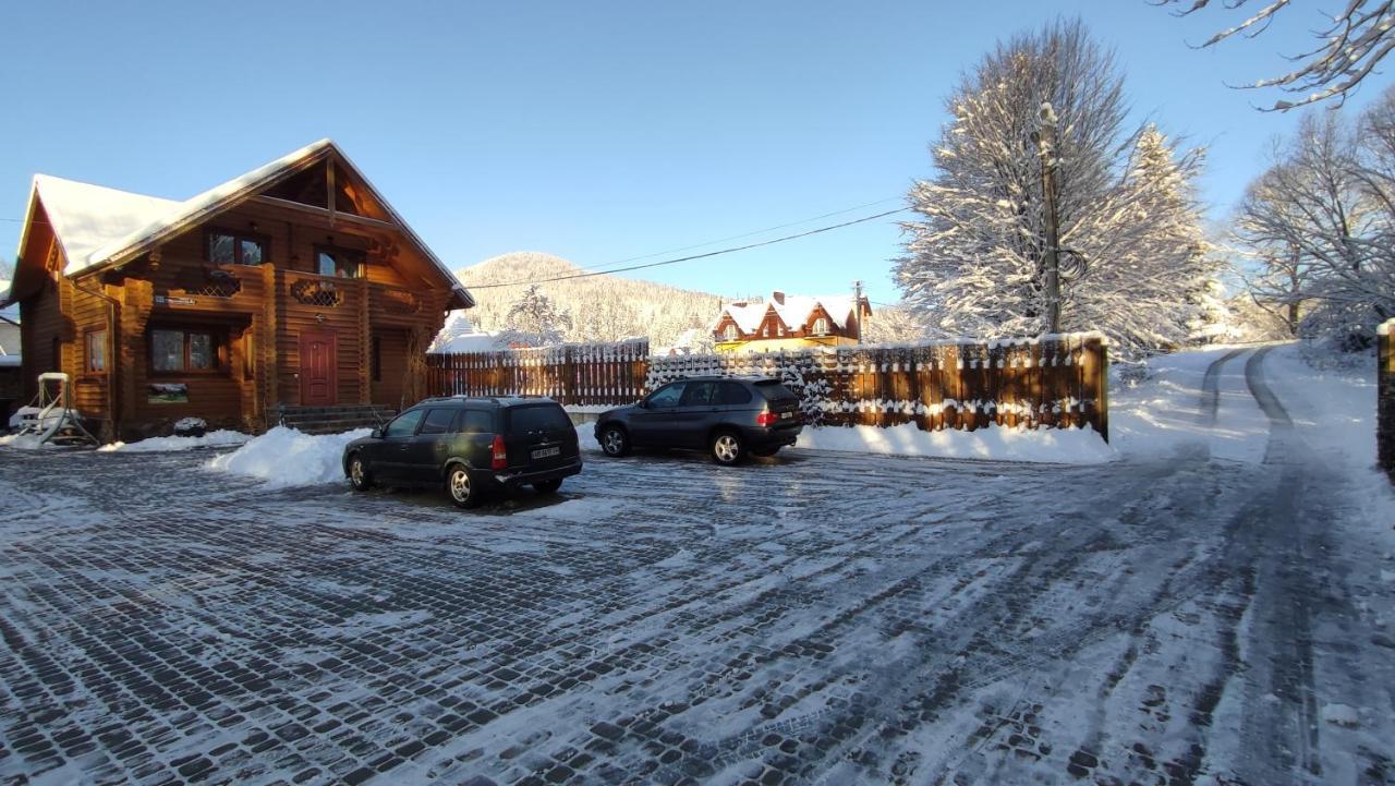 Mini Hotel Zakrut Tatariv Exteriör bild