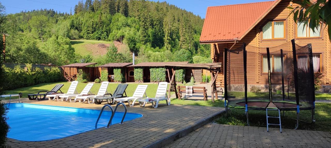 Mini Hotel Zakrut Tatariv Exteriör bild