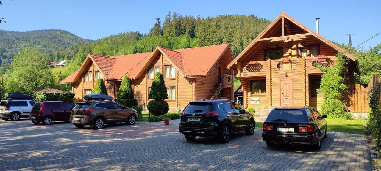 Mini Hotel Zakrut Tatariv Exteriör bild