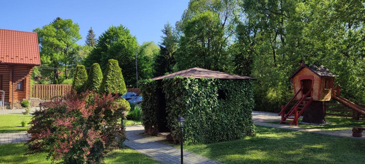 Mini Hotel Zakrut Tatariv Exteriör bild