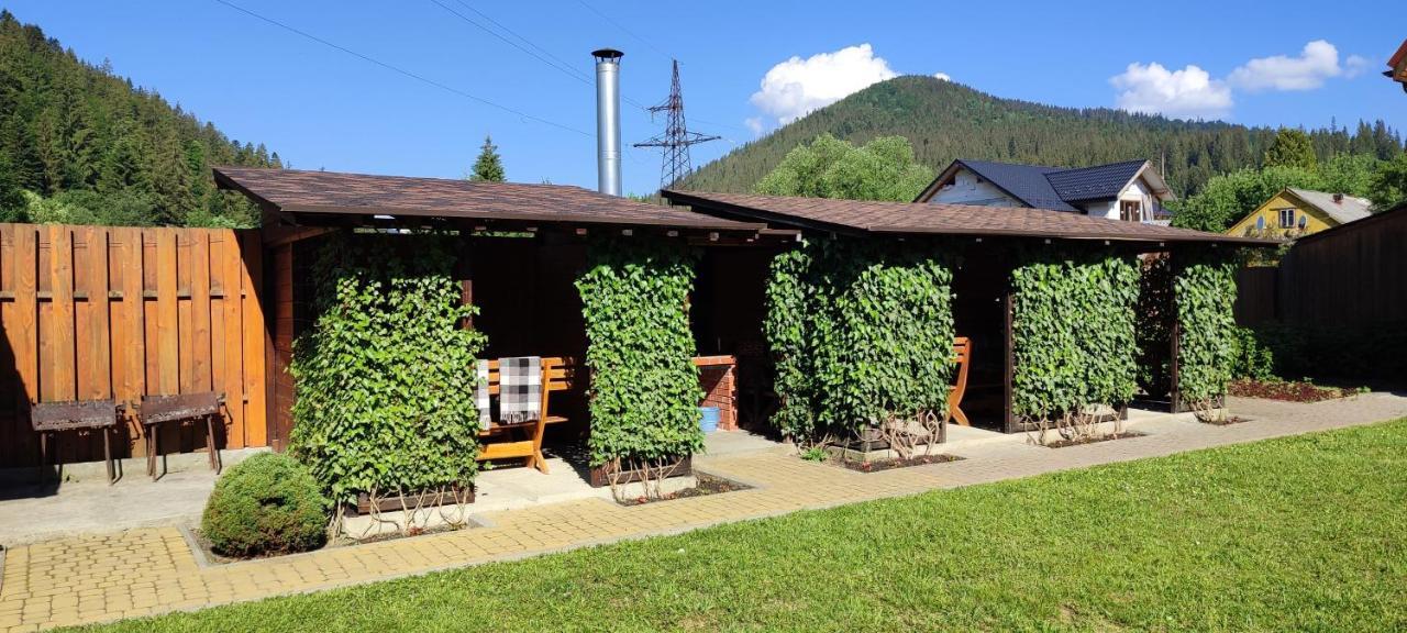 Mini Hotel Zakrut Tatariv Exteriör bild