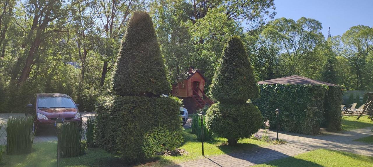 Mini Hotel Zakrut Tatariv Exteriör bild