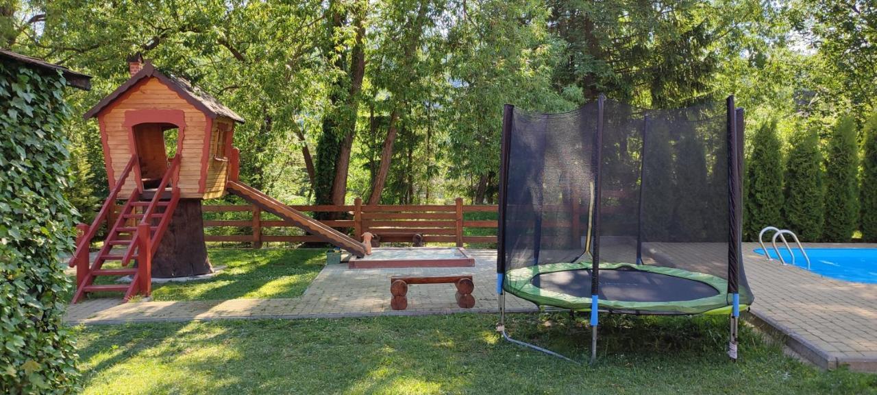 Mini Hotel Zakrut Tatariv Exteriör bild