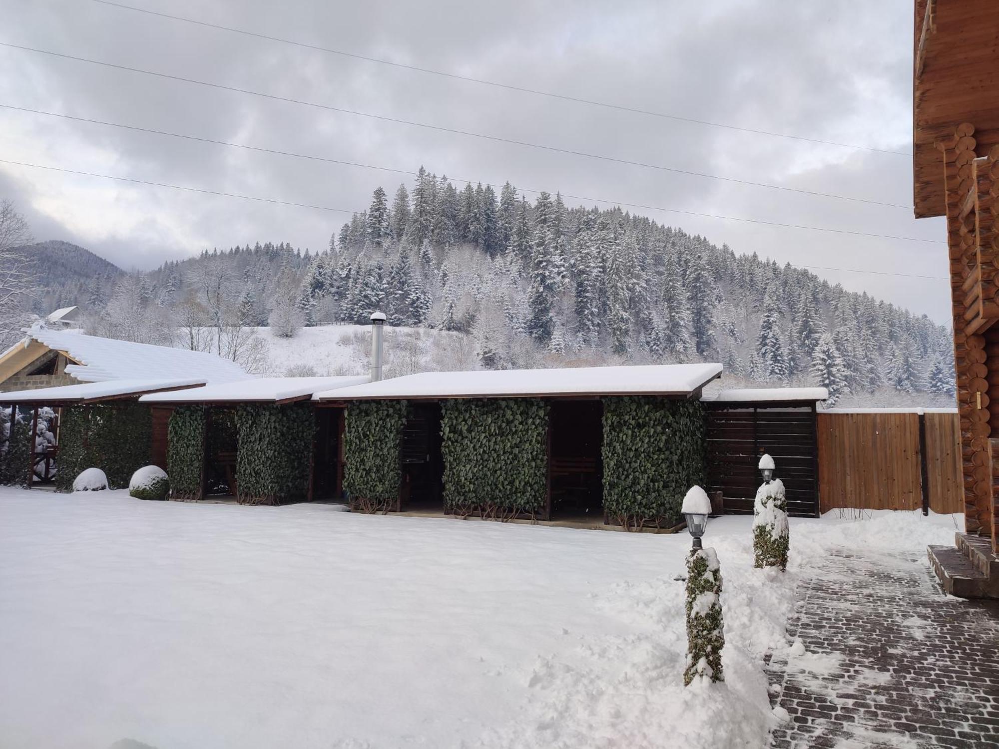 Mini Hotel Zakrut Tatariv Exteriör bild