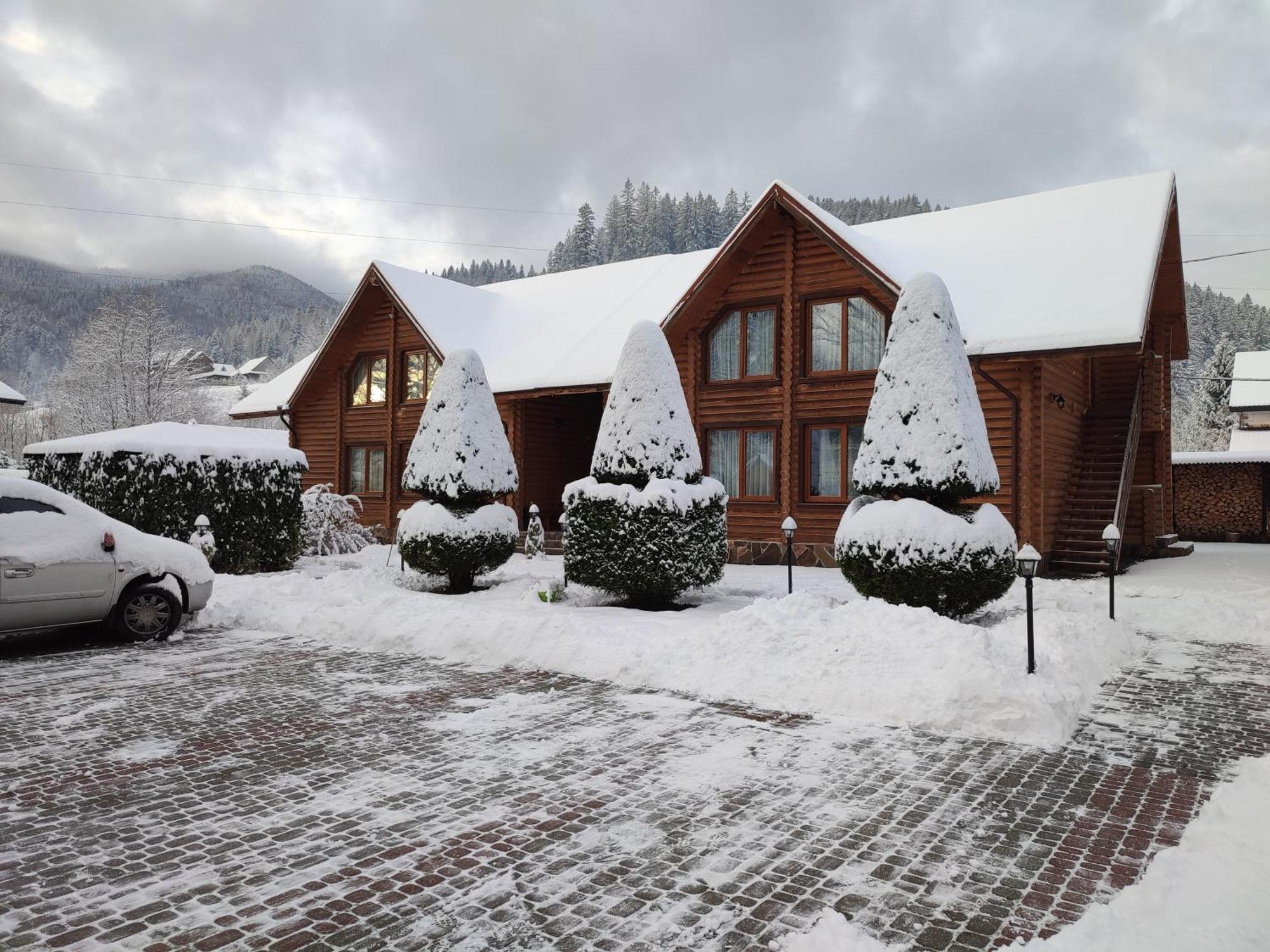 Mini Hotel Zakrut Tatariv Exteriör bild